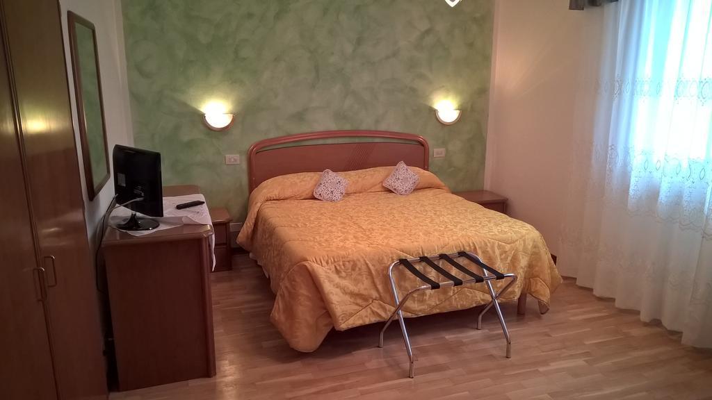 Cecco Di Nara Hotel Massarosa Buitenkant foto